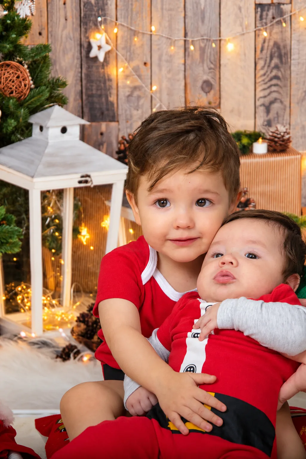 Fotografía navideña de hermanos en Villa Alemana