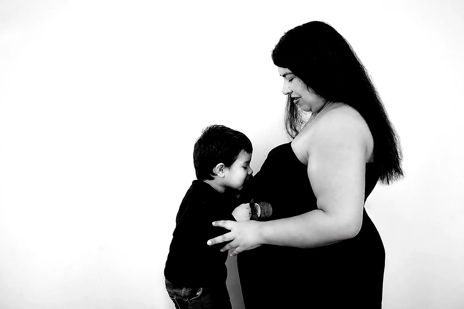 ¿Qué ropa usar para fotos de embarazo en familia?