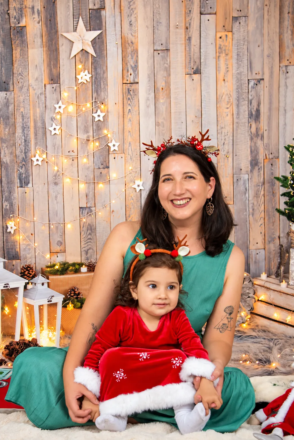 Mamá e hija en sesión de fotos de Navidad en Villa Alemana